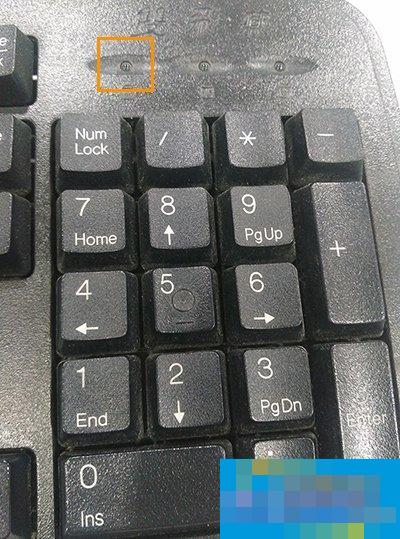 为什么数字键盘用不了？键盘右侧小键盘不能用怎么解决？